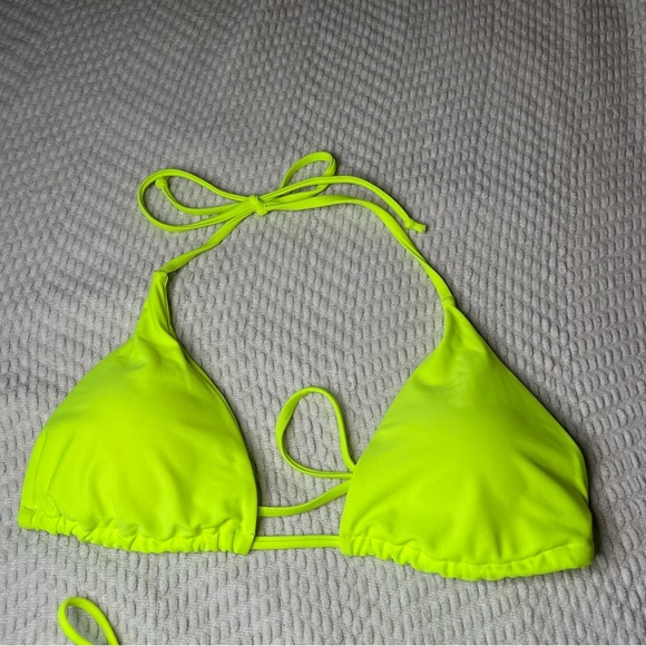 🖤New Two Piece Swimsuit 🖤 - Picture 3 of 5